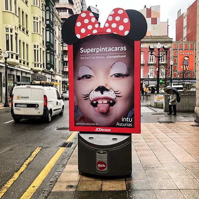 It’s Shrove Tuesday!JCDecaux dressed up 8 panels for the Carnava