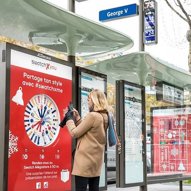 Design your own bus shelter You share your creation on social media with us for a surprise!