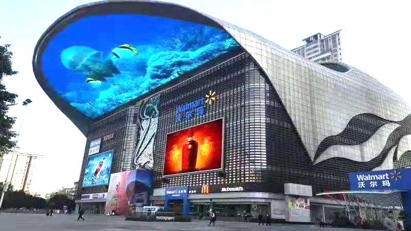 How does the outdoor LED display adapt to the changes in the OOH advertising market?