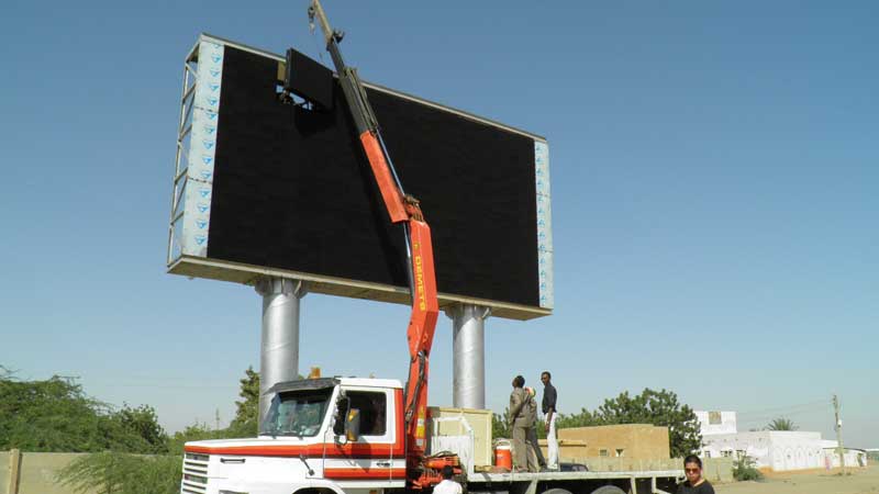 Install LED Billboard Structure Expert in China